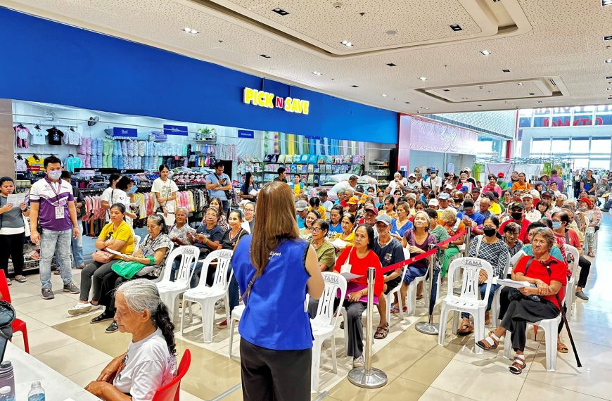 Senior Citizens sa Calapan, binigyang-ayuda